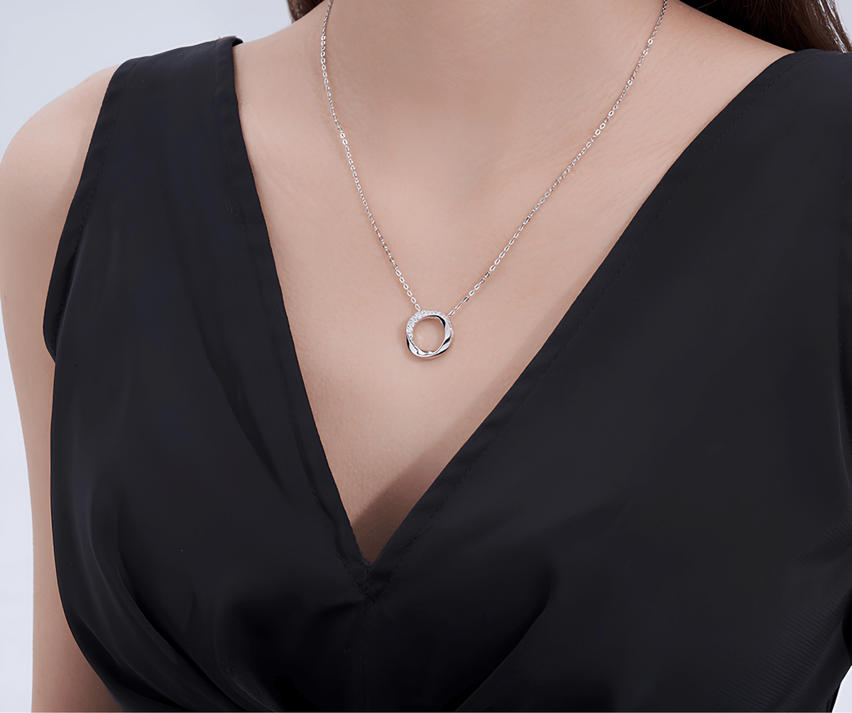 Moissanite Twisted Infinity Circle Pendant Necklace in S925 Sterling Silver