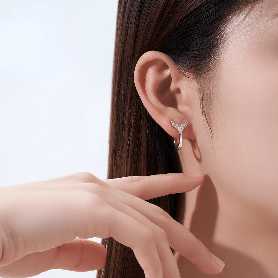 S925 Sterling Silver Fishtail Moissanite Pavé Huggie Hoop Earrings — Round Cut Sparkle